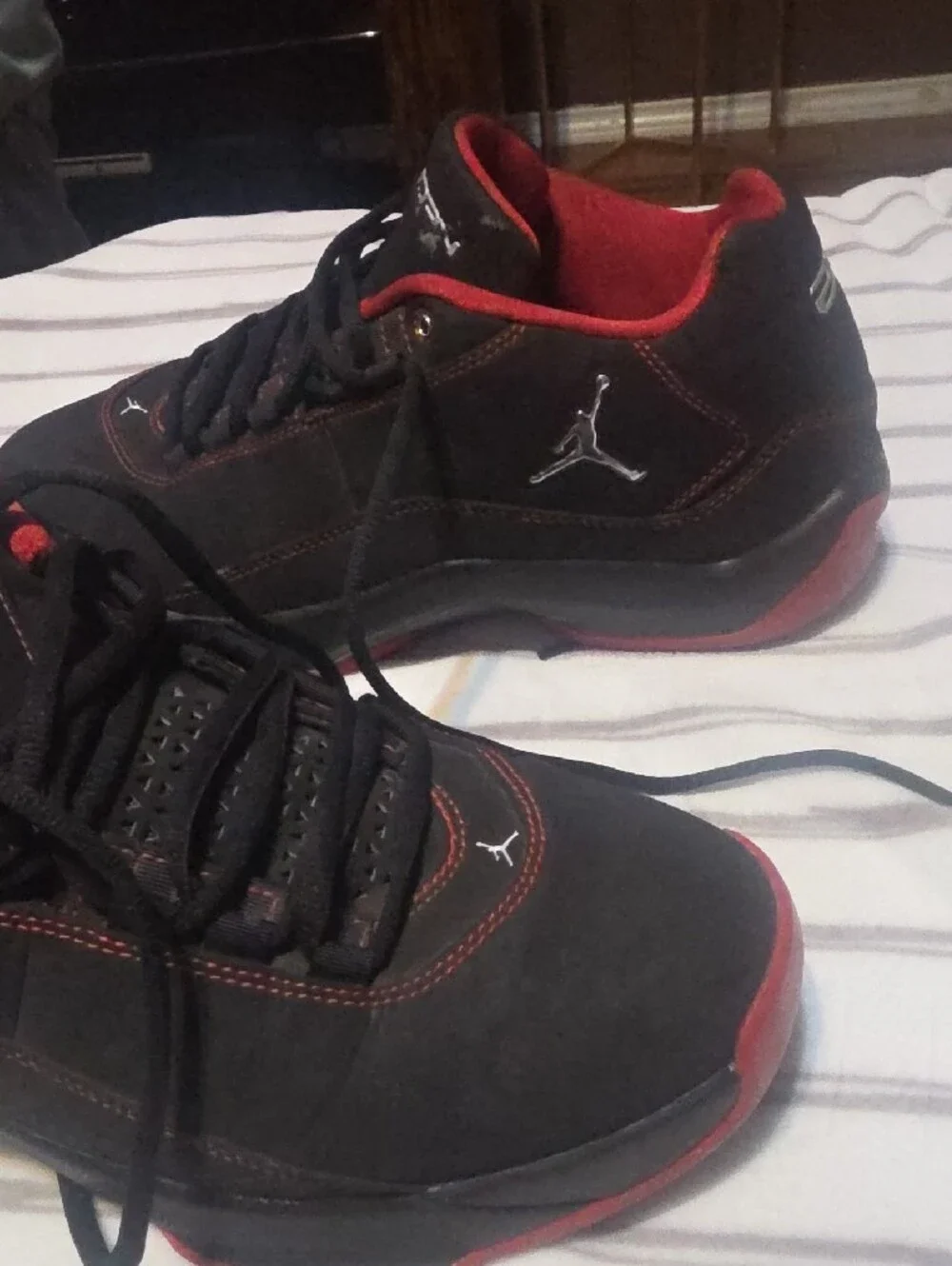 Jordan Men’s Black and Red Athletic Low-Top Sneakers 2007